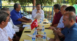 MUHTARLARIMIZ VATANDAŞLARLA ARAMIZDA KÖPRÜ GÖREVİ GÖRÜYOR