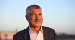 Öğretmen,Etrafını Aydınlatarak Karanlıklara Meydan Okur
