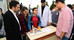 Büyükşehir Eğitim Merkezleri Gençliğe Bilimi Sevdiriyor