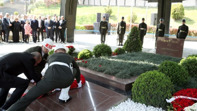 CUMHURBAŞKANI ERDOĞAN ÖZAL,MENDERES VE ERBAKANI UNUTMADI
