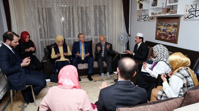 Erdoğan, Şehit Polislerin Ailelerini Ziyaret Etti