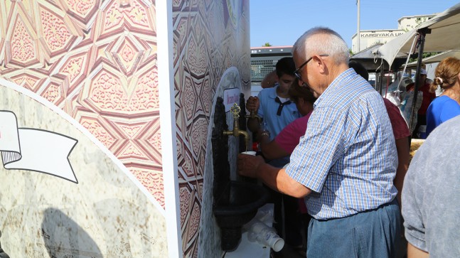 SICAKTAN BUNALAN ADANALILAR’A SOĞUK lİMONATA YÜREĞİR BELEDİYE’SİNDEN
