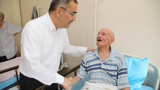 ÇELİKCAN, BAYRAM BOYUNCA VATANDAŞLARLA İÇİÇE OLDU