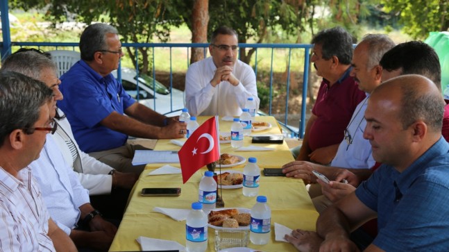 MUHTARLARIMIZ VATANDAŞLARLA ARAMIZDA KÖPRÜ GÖREVİ GÖRÜYOR