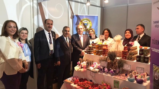 ERDOĞAN ADANA KARPUZU PEKMEZİNİ BEĞENDİ
