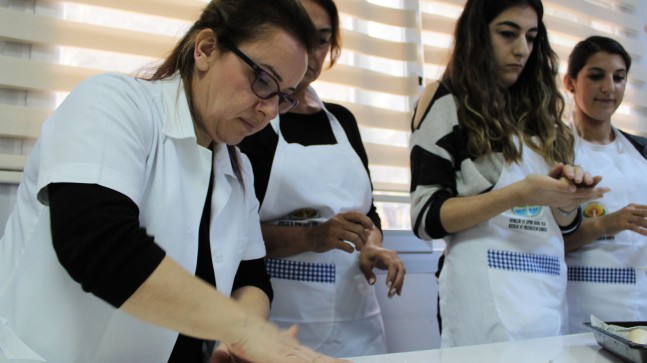 Adanalı Kadınlar Lezzetin Sırlarını Öğreniyor