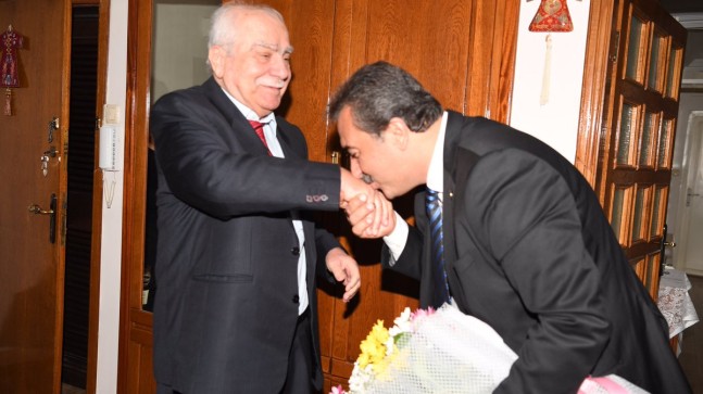 SİZLER BİLİMİN VE AYDINLIĞIN MİMARLARISINIZ