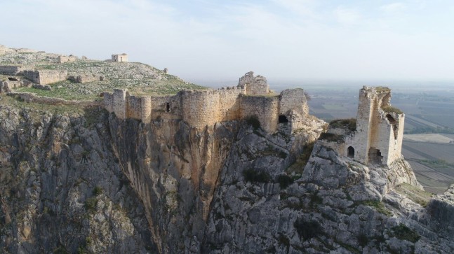 UNESCO Dünya Mirası Geçici Listesinde Olan Anavarza’da Çalışmalar Devam Ediyor