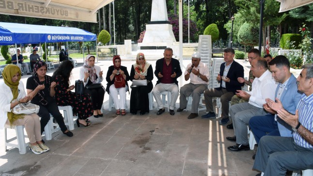 AK Parti’den Şehitlik Ziyareti