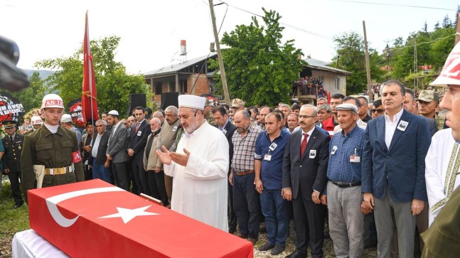 ŞEHİT İSTİHKAM UZMAN ÇAVUŞ TAYFUR ULUÇAY, MEMLEKETİ KOZAN’DA SON YOLCULUĞUNA, DUA VE GÖZYAŞLARIYLA UĞURLANDI