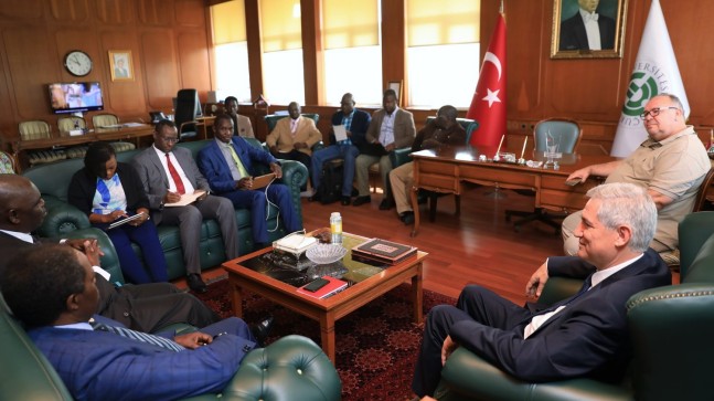Uganda Makerere Üniversitesi İle Çukurova Üniversitesi Arasında Tarım Alanında İşbirliği Anlaşması  Yapıldı.