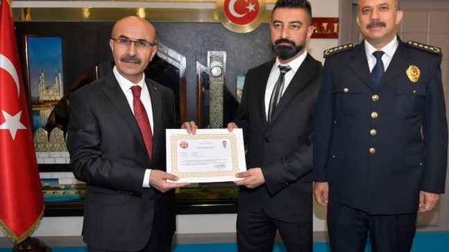UYUŞTURUCU SATICILARINA GEÇİT VERMEYEN POLİSLERİ  ÖDÜLLENDİRİLDİ