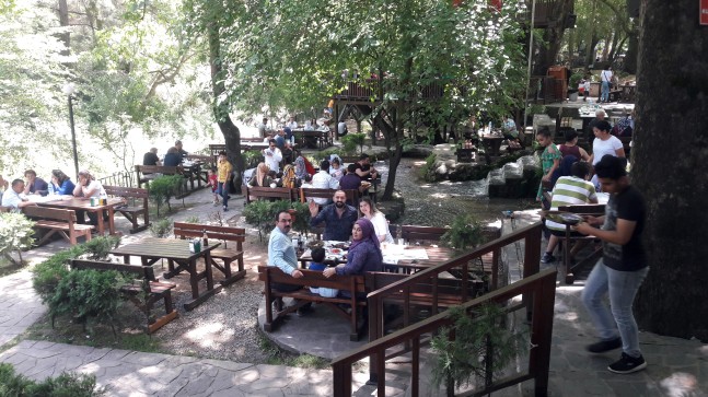 BAYRAMI FIRSAT BİLDİLER