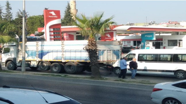 YAYA İÇİN DURDU KAZA YAPTI