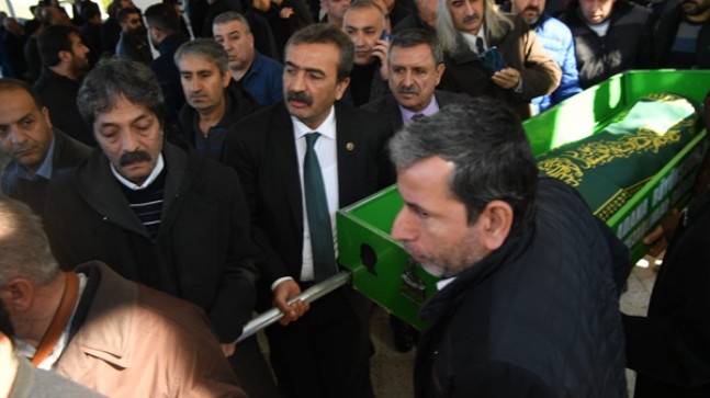 GAZETECİ ALİ BOZ’UN ANNESİ EBEDİ YOLCULUĞUNA UGURLANDI