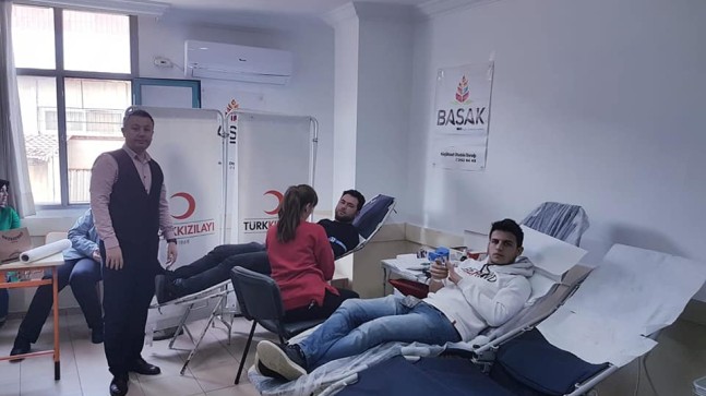 BAŞAK EĞİTİM KURUMU’NDAN KAN BAĞIŞI…