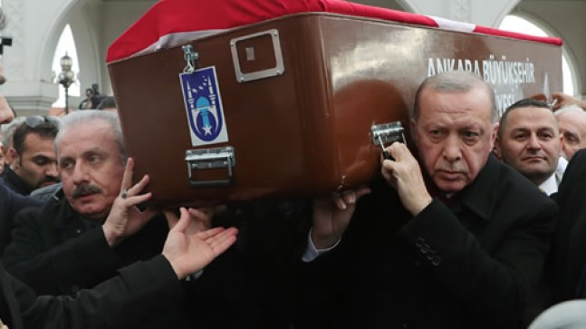 ÖNCEKİ BAKAN KAZAN EBEDİ YOLCULUĞUNA UĞURLANDI