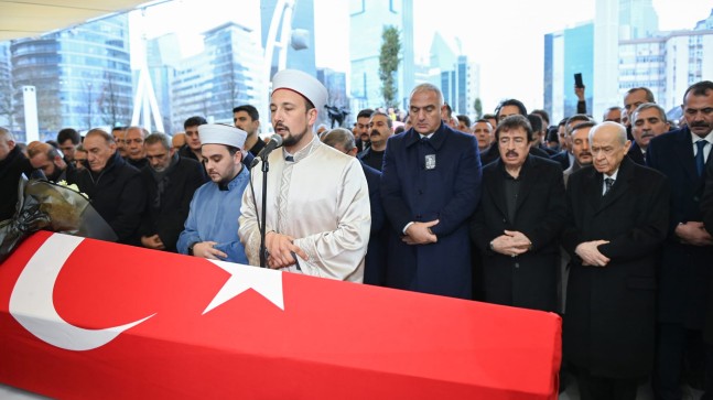 FERDİ TAYFUR EBEDİ YOLCULUĞUNA UĞURLANDI
