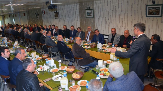 Başkan Yeni’den Yüreğirli Muhtarlarla İstişare Toplantısı