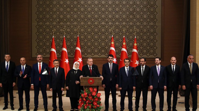 YENİ BAŞKAN YÖNETİM KADROSUNU AÇIKLADI