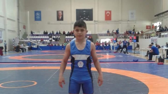 İsmet Atlı Güreş Eğitim Merkezi Sporcularından Bekir Özcan Balkan Şampiyonu Oldu.