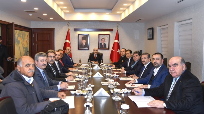 VALİ DEMİRTAŞ, SEÇİM GÜVENLİĞİ TOPLANTISINDA ADANA’DAKİ SİYASİ PARTİ İL BAŞKANLARIYLA