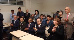 VALİ COŞ, EŞİ İLE ÖĞRENCİLERİ YALNIZ BIRAKMADI