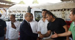 Vali Demirtaş, Yaş Sebze ve Meyve Hali Esnafını Ziyaret Etti