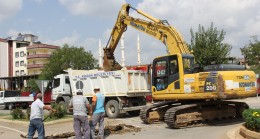 YAĞMUR SUYU DRENAJ HATTINI IŞIKLI YOLA TAŞIYOR