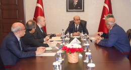 Vali Demirtaş Başkanlığında Adana’daki Okul Yatırımları İle İlgili Değerlendirilme Toplantısı Düzenlendi