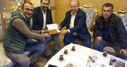 Esendemir, sınırdaki gazetecileri ziyaret etti