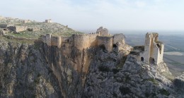 UNESCO Dünya Mirası Geçici Listesinde Olan Anavarza’da Çalışmalar Devam Ediyor