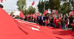 Kozan’da Bayrak Yürüyüşü