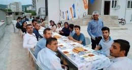Ak Parti Kozan Gençlik Kolları İftar Yemeğinde