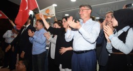 AK PARTİ İL BAŞKANLIĞI ÖNÜNDE TEŞEKKÜR KONUŞMASI