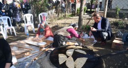TRAKTÖRLE MAKAM ARACININ ÖNÜNÜ KESTİ
