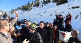 BAŞKAN SÖZLÜ,  SON YOLCU BİNENE KADAR BEKLEDİ