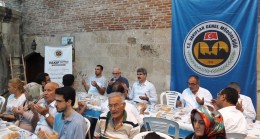 MÜDÜR DEVELİ, HAFIZ ÖĞRENCİLERİ, VE İHL’LİLERİ İFTARDA BULUŞTURDU