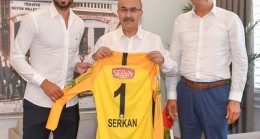 MİLLİ KALECİ SERKAN’DAN, ADANA VALİSİNE
