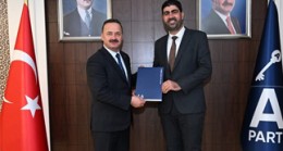 “GÜRDAL TOPAL ANAHTAR PARTİ KOZAN İLÇE BAŞKANI OLDU”