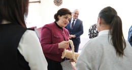 VALİ YAVUZ’UN EŞİ SÜREYYA YAVUZ ’DAN SEVGİ EVLERİNE ZİYARET