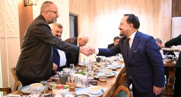 BAŞKAN ULUDAĞ’DAN , HİZMETE VEFA SOFRASI