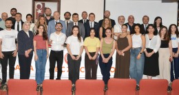 “ECZACILIK, SÜREKLİ GELİŞEN VE KENDİNİ YENİLEYEN BİR MESLEK”