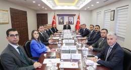 VALİ MUSTAFA YAVUZ KAYMAKAMLARLA BİR ARAYA GELDİ
