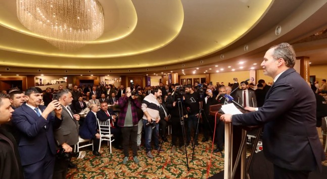 ADANA’DA ERBAKAN İZDİHAMI!