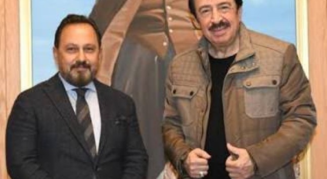 AHMET SELÇUK İLKAN’IN 50. SANAT YILI YOLCULUĞU ADANA’DA BAŞLIYOR