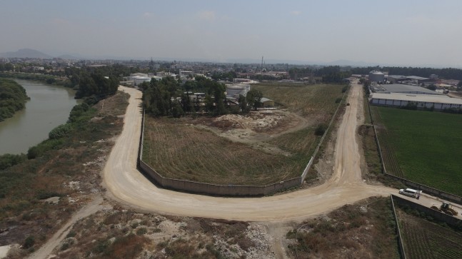 Büyükşehir, Ceyhan’da Dr. Mahir Alp Boydak Bulvarı’nı Yeniliyor