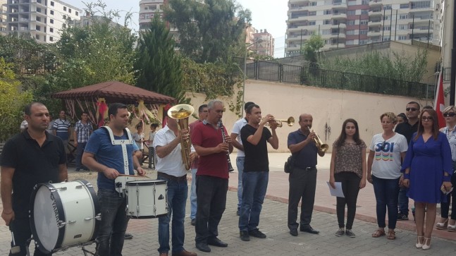 Adana Kız Lisesi Pansiyonunda Kalacak Öğrencilere Bandolu Karşılama