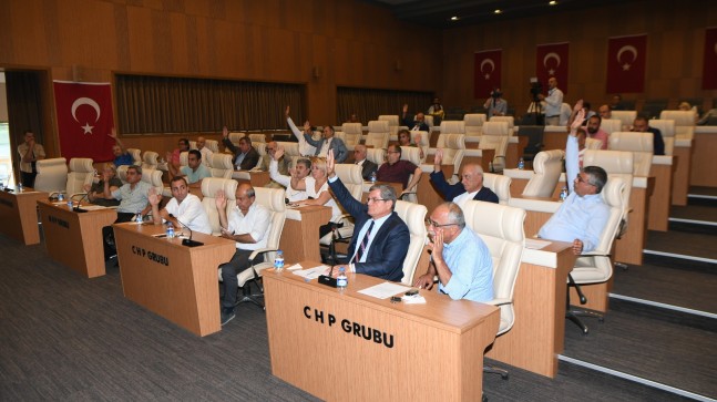 MECLİS ÜYELERİ BAŞKANINA SAHİP ÇIKTI