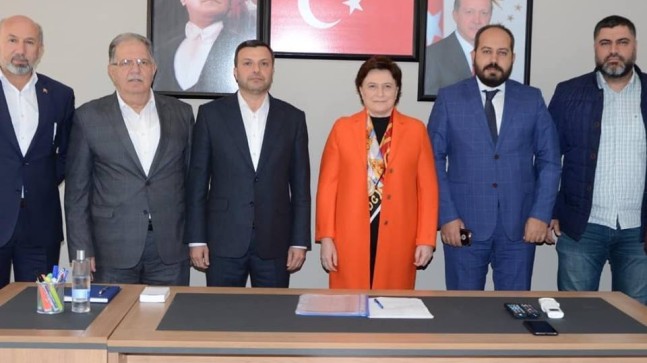BAKAN SARI, BAŞKAN ADAYI KOCAİSPİR’İ ZİYARET EDEREK BAŞARI DİLEDİ